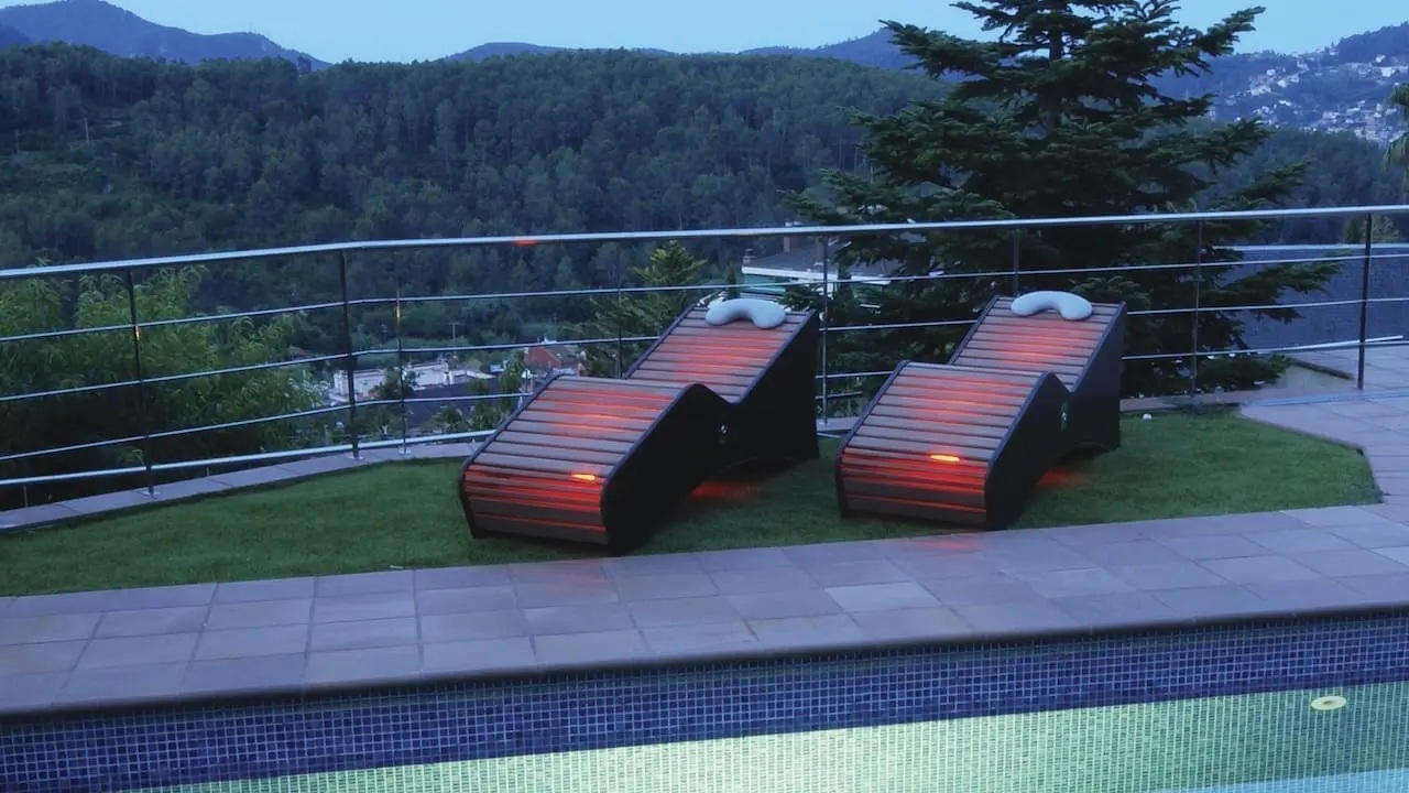 lounger exterior